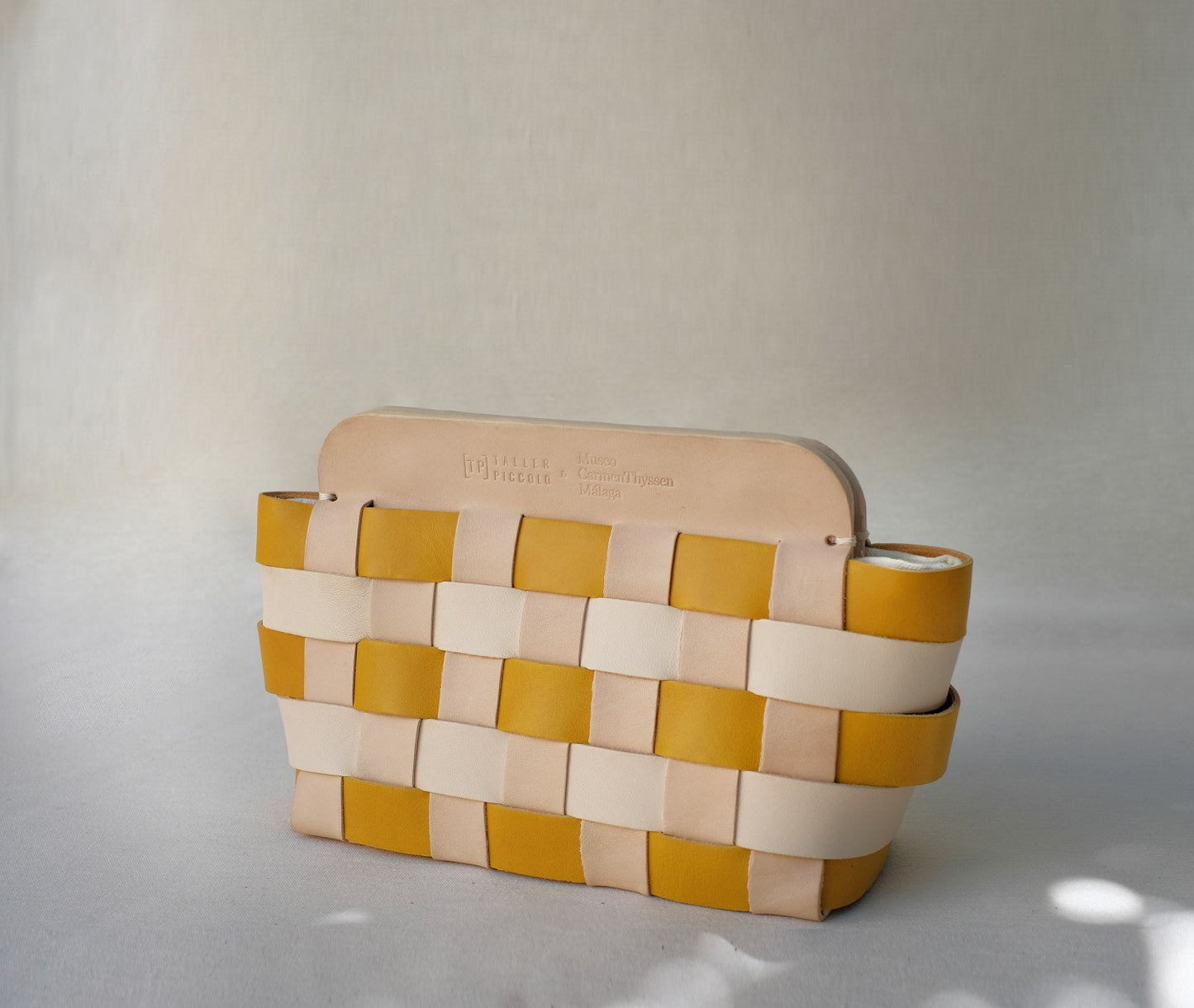 Mimbre clutch