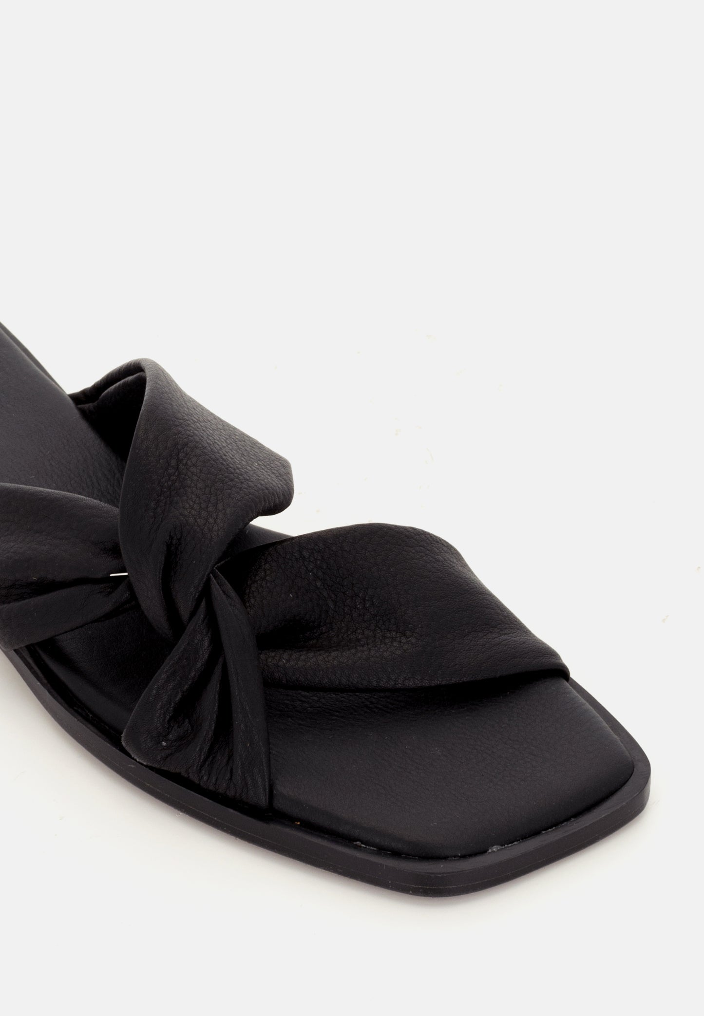 NOMAD BLACK SANDAL