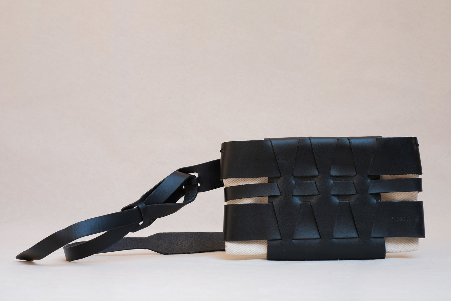 NERJA POUCH BLACK