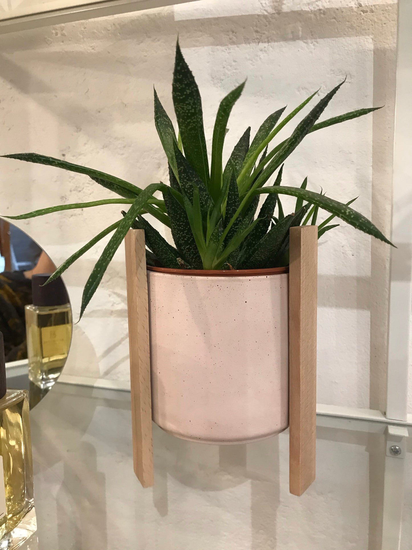 STAND PLANTER