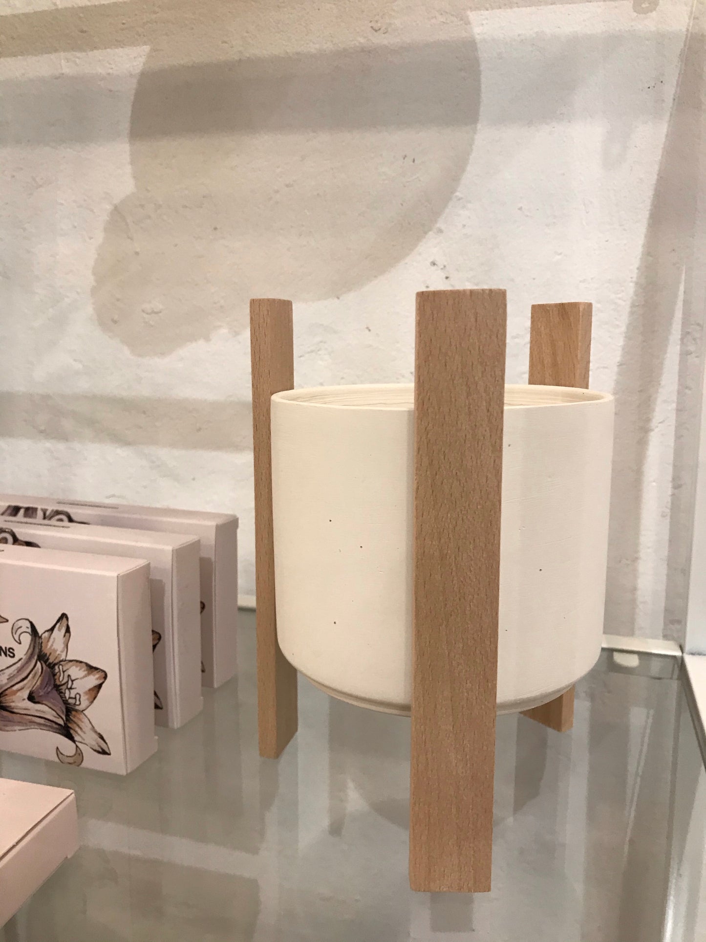 STAND PLANTER